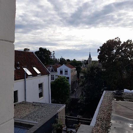 Historic Renovated Apartment With Balcony And Garden View Gouda Bagian luar foto