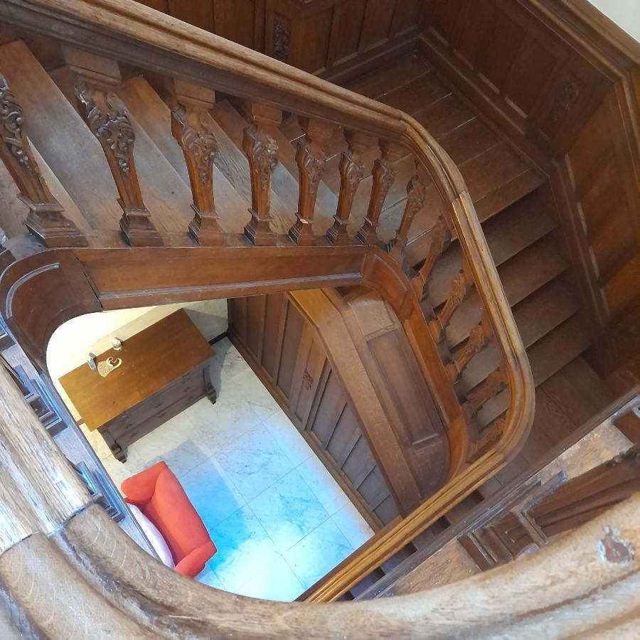Historic Renovated Apartment With Balcony And Garden View Gouda Bagian luar foto